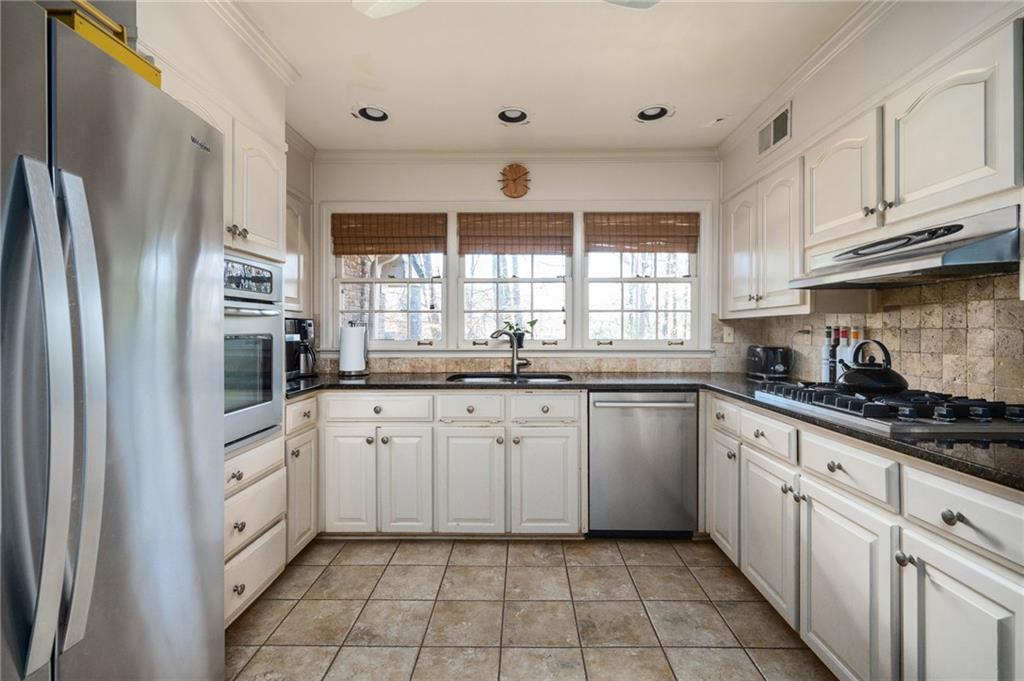 4785 Longchamps Drive, Sandy Springs, Georgia 30319, 3 Bedrooms Bedrooms, ,2 BathroomsBathrooms,Residential,Sold,4785 Longchamps Drive,7325307
