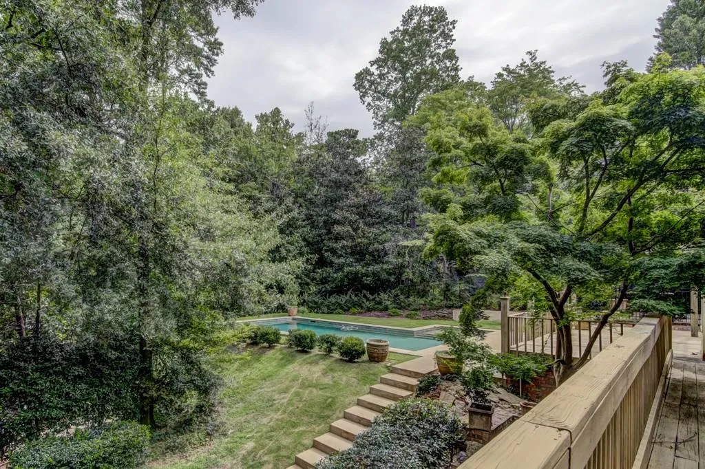 190 Northglenn Court, Sandy Springs, Georgia 30342, 4 Bedrooms Bedrooms, ,4 BathroomsBathrooms,Residential,Sold,190 Northglenn Court,5900970