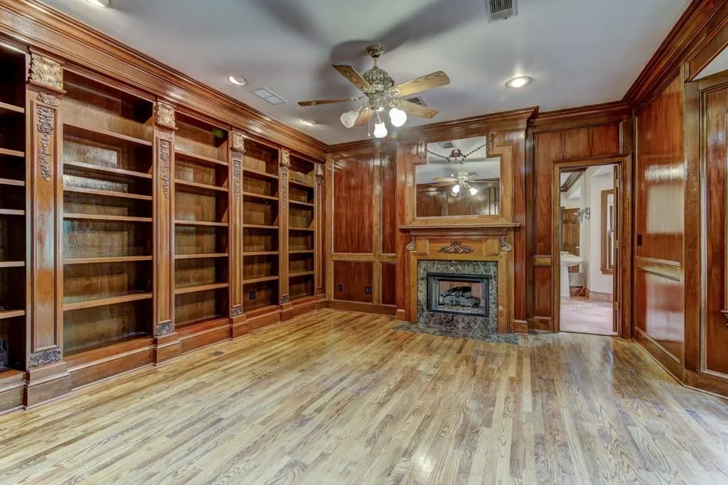 190 Northglenn Court, Sandy Springs, Georgia 30342, 4 Bedrooms Bedrooms, ,4 BathroomsBathrooms,Residential,Sold,190 Northglenn Court,5900970