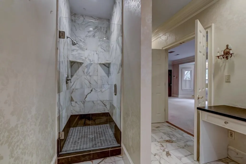 190 Northglenn Court, Sandy Springs, Georgia 30342, 4 Bedrooms Bedrooms, ,4 BathroomsBathrooms,Residential,Sold,190 Northglenn Court,5900970