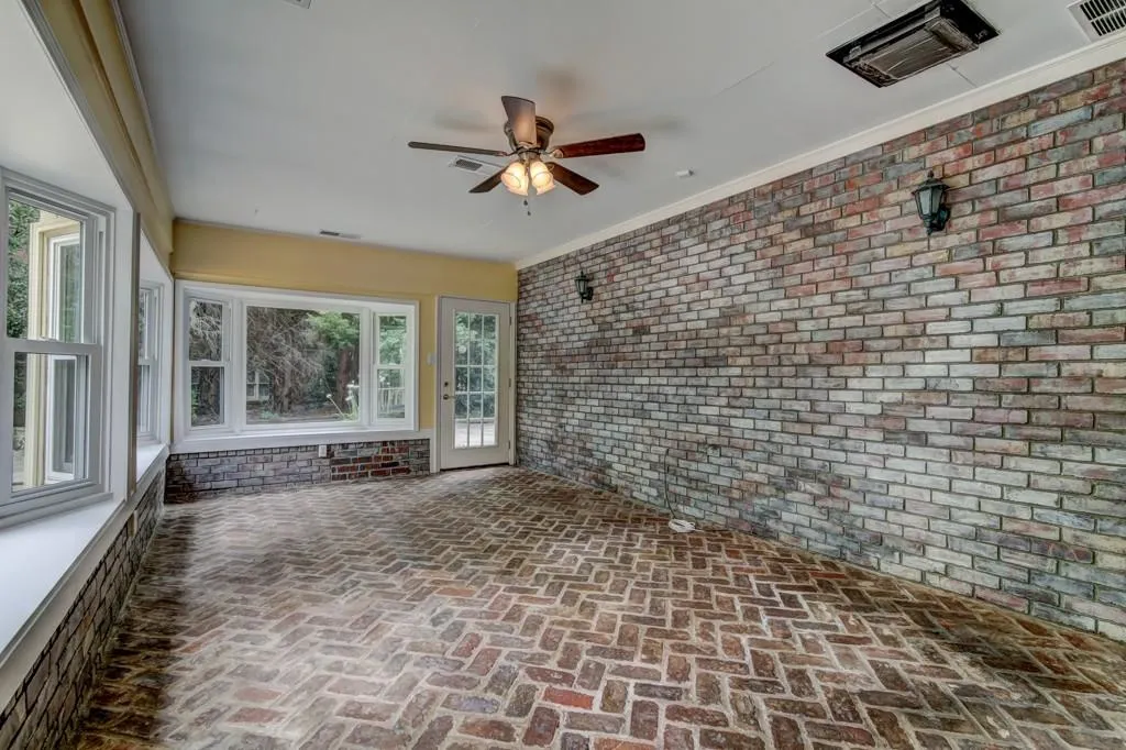 190 Northglenn Court, Sandy Springs, Georgia 30342, 4 Bedrooms Bedrooms, ,4 BathroomsBathrooms,Residential,Sold,190 Northglenn Court,5900970