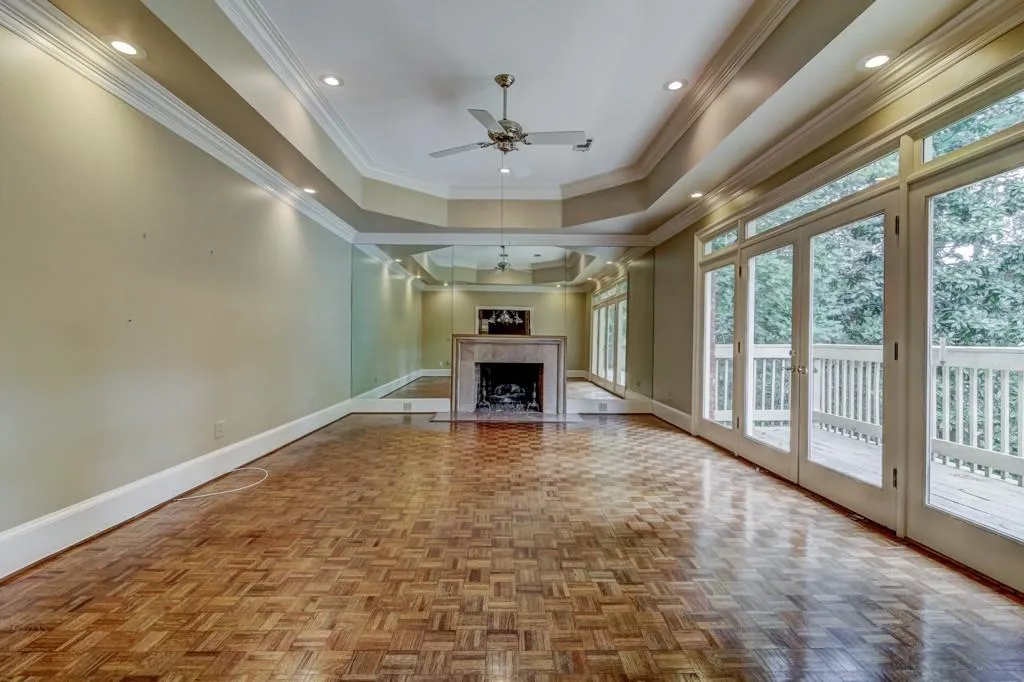 190 Northglenn Court, Sandy Springs, Georgia 30342, 4 Bedrooms Bedrooms, ,4 BathroomsBathrooms,Residential,Sold,190 Northglenn Court,5900970