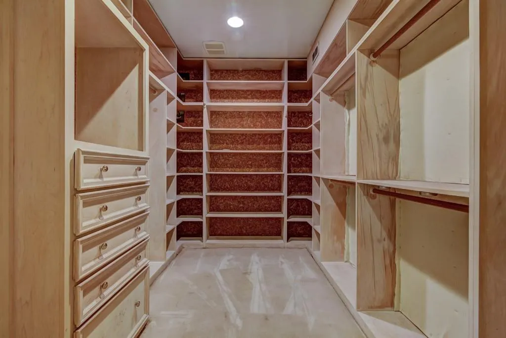 190 Northglenn Court, Sandy Springs, Georgia 30342, 4 Bedrooms Bedrooms, ,4 BathroomsBathrooms,Residential,Sold,190 Northglenn Court,5900970