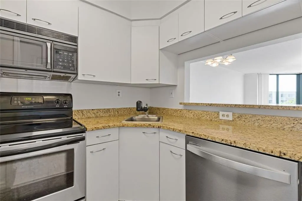 2870 Pharr Court South Nw Unit 1209, Atlanta, Georgia 30305, 1 Bedroom Bedrooms, ,1 BathroomBathrooms,Residential,For Sale,2870 Pharr Court South Nw Unit 1209,7553565
