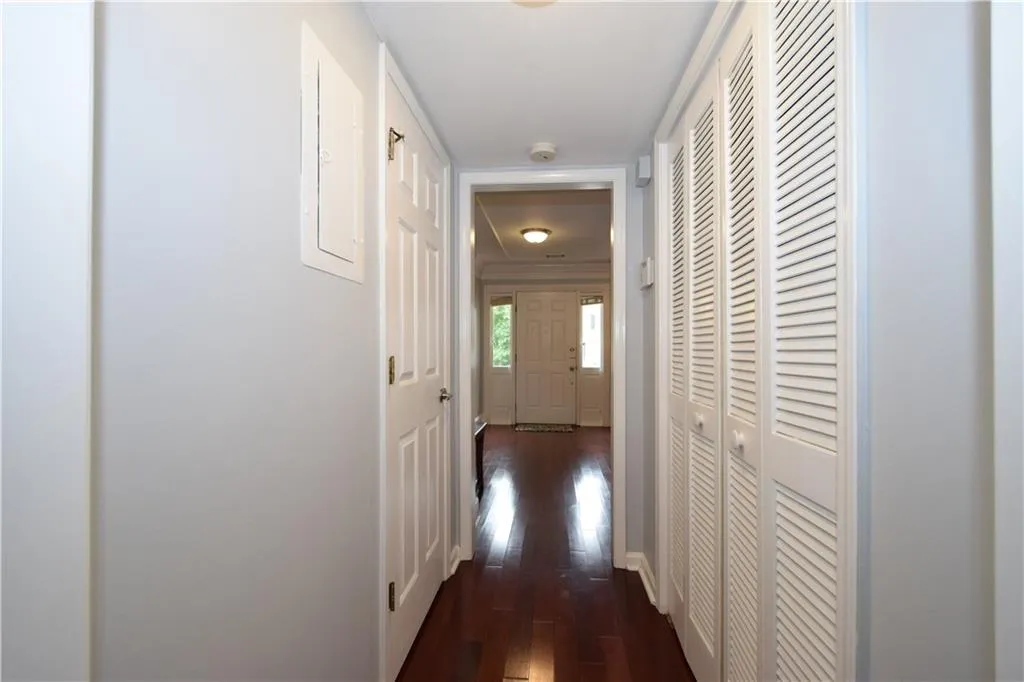 230 Towergate Place, Sandy Springs, Georgia 30350, 3 Bedrooms Bedrooms, ,2 BathroomsBathrooms,Residential,Sold,230 Towergate Place,6924223