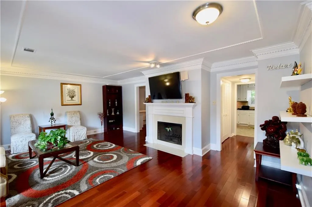 230 Towergate Place, Sandy Springs, Georgia 30350, 3 Bedrooms Bedrooms, ,2 BathroomsBathrooms,Residential,Sold,230 Towergate Place,6924223