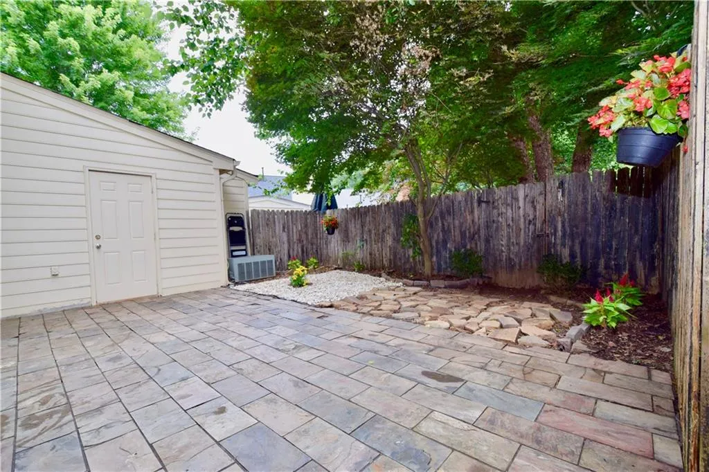 230 Towergate Place, Sandy Springs, Georgia 30350, 3 Bedrooms Bedrooms, ,2 BathroomsBathrooms,Residential,Sold,230 Towergate Place,6924223