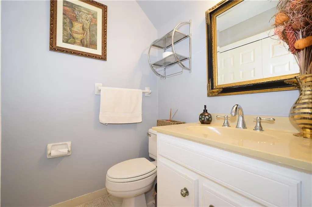 230 Towergate Place, Sandy Springs, Georgia 30350, 3 Bedrooms Bedrooms, ,2 BathroomsBathrooms,Residential,Sold,230 Towergate Place,6924223