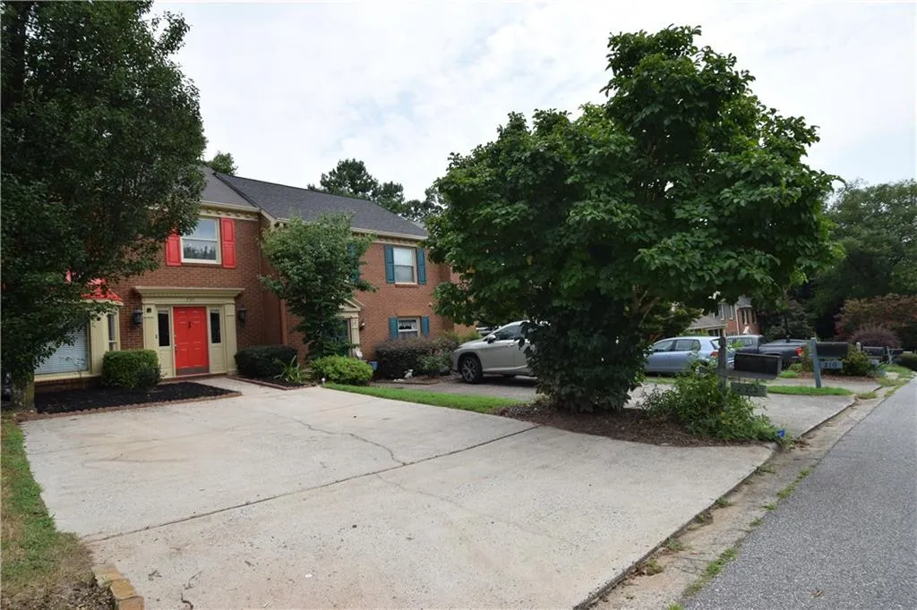 230 Towergate Place, Sandy Springs, Georgia 30350, 3 Bedrooms Bedrooms, ,2 BathroomsBathrooms,Residential,Sold,230 Towergate Place,6924223