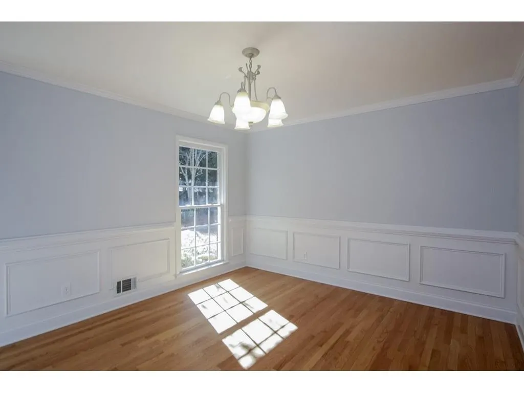 305 River Valley Road, Sandy Springs, Georgia 30328, 4 Bedrooms Bedrooms, ,3 BathroomsBathrooms,Residential,Sold,305 River Valley Road,5757454