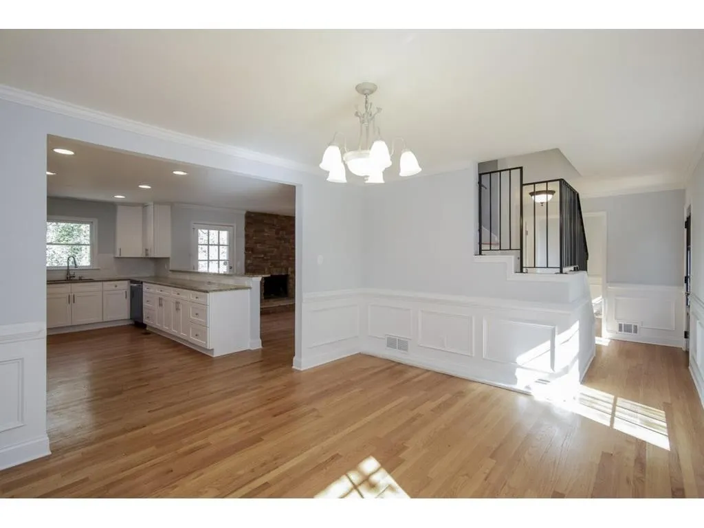 305 River Valley Road, Sandy Springs, Georgia 30328, 4 Bedrooms Bedrooms, ,3 BathroomsBathrooms,Residential,Sold,305 River Valley Road,5757454