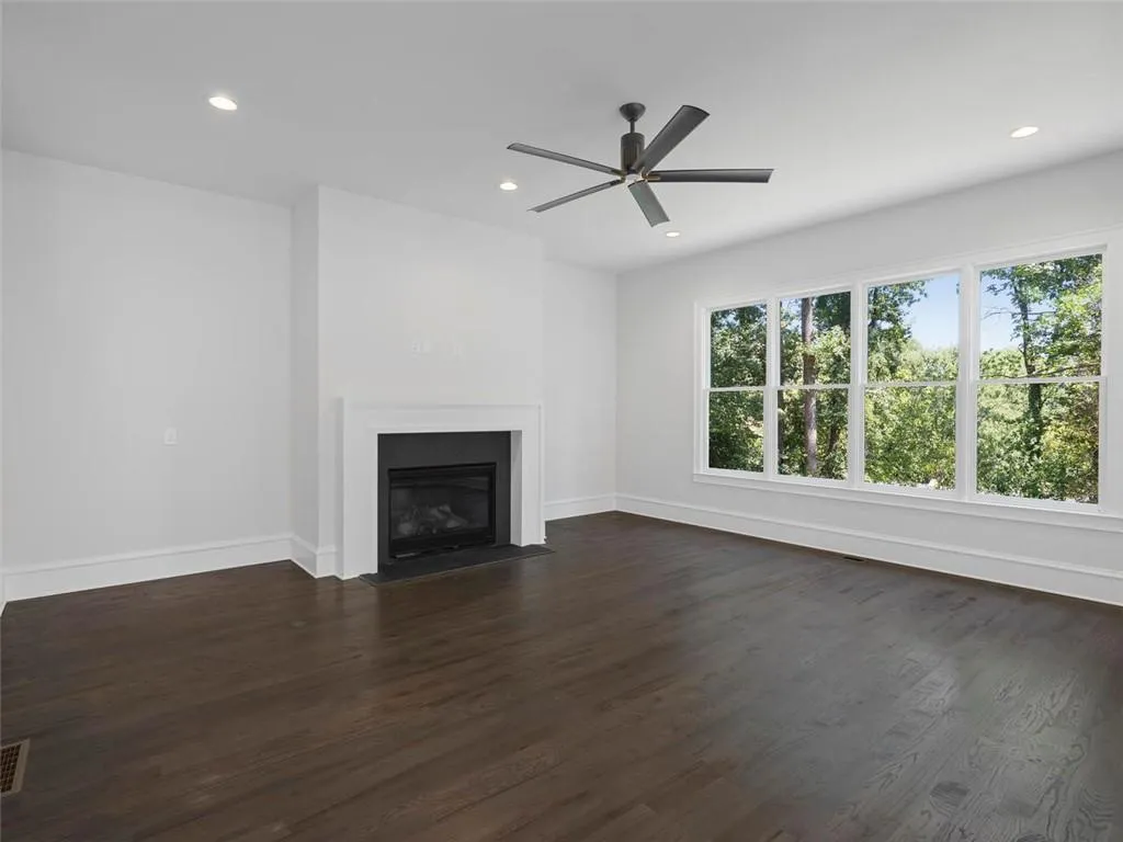 5329 Green Hill Place Ne, Atlanta, Georgia 30342, 4 Bedrooms Bedrooms, ,3 BathroomsBathrooms,Residential,Sold,5329 Green Hill Place Ne,6044348