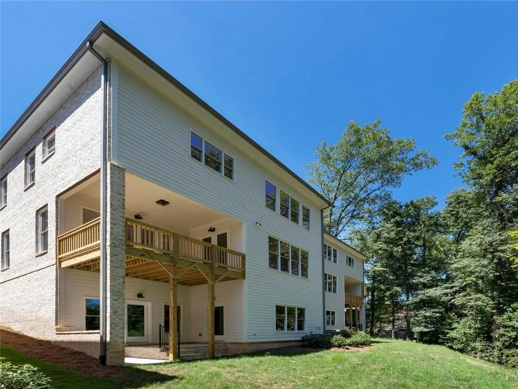 5329 Green Hill Place Ne, Atlanta, Georgia 30342, 4 Bedrooms Bedrooms, ,3 BathroomsBathrooms,Residential,Sold,5329 Green Hill Place Ne,6044348