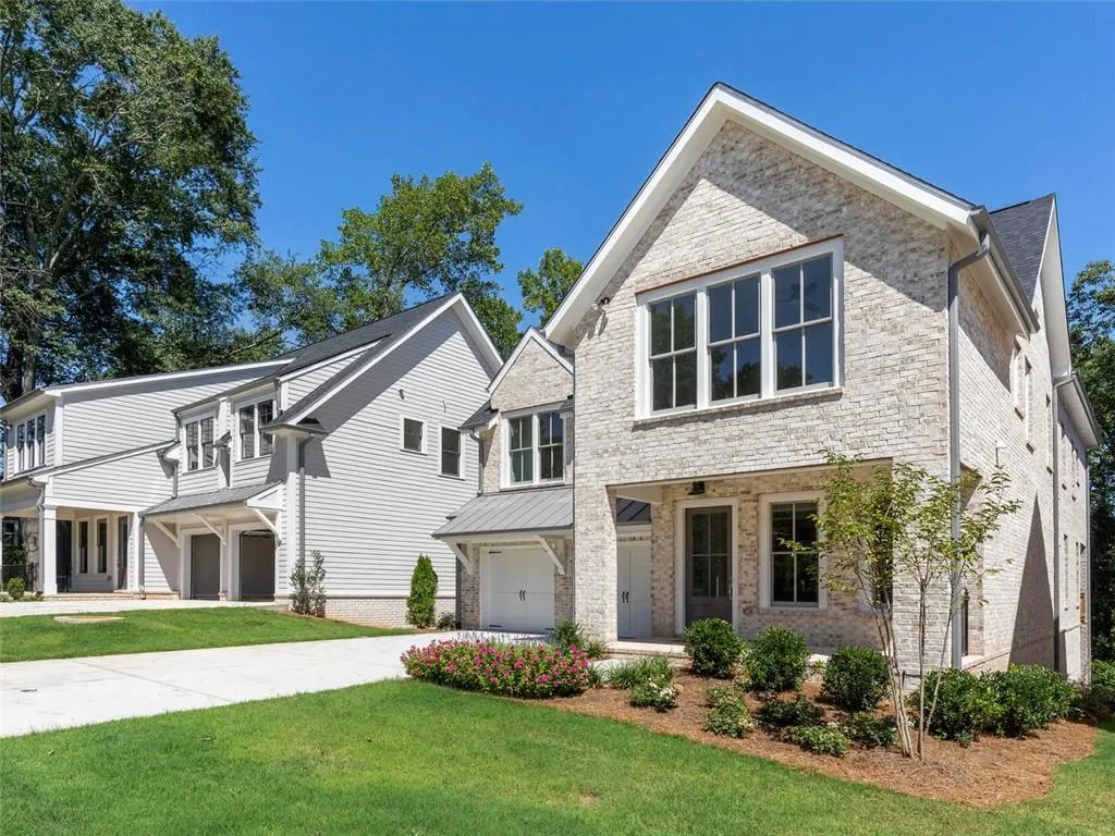 5329 Green Hill Place Ne, Atlanta, Georgia 30342, 4 Bedrooms Bedrooms, ,3 BathroomsBathrooms,Residential,Sold,5329 Green Hill Place Ne,6044348