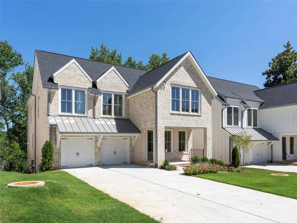 5329 Green Hill Place Ne, Atlanta, Georgia 30342, 4 Bedrooms Bedrooms, ,3 BathroomsBathrooms,Residential,Sold,5329 Green Hill Place Ne,6044348