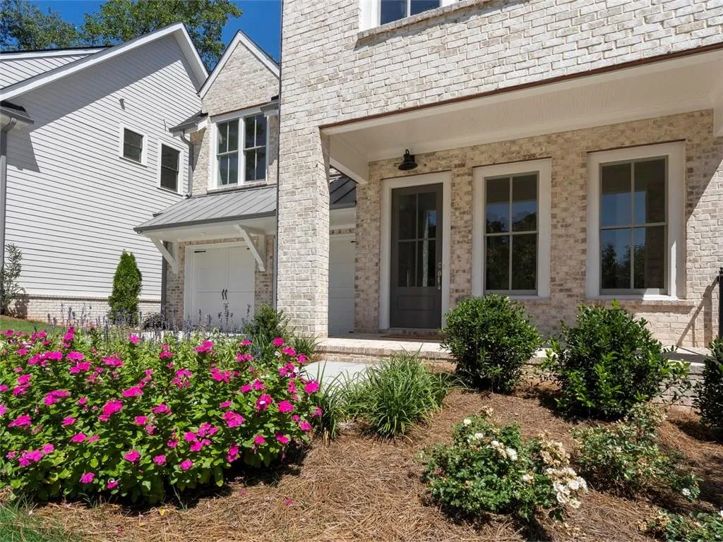 5329 Green Hill Place Ne, Atlanta, Georgia 30342, 4 Bedrooms Bedrooms, ,3 BathroomsBathrooms,Residential,Sold,5329 Green Hill Place Ne,6044348