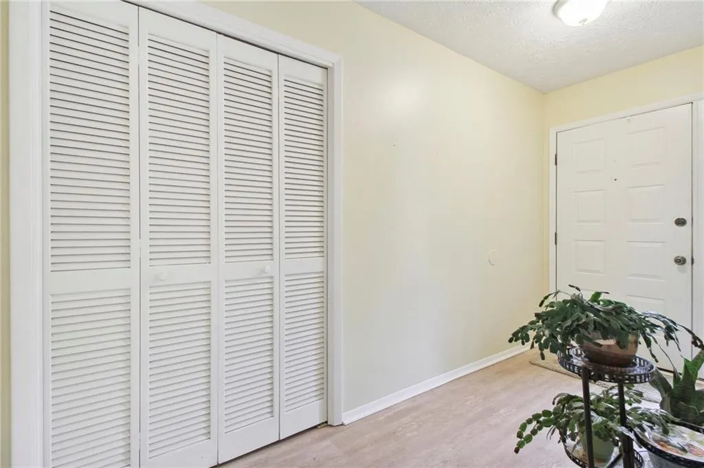 601 Woodcliff Drive, Sandy Springs, Georgia 30350, 2 Bedrooms Bedrooms, ,2 BathroomsBathrooms,Residential,Sold,601 Woodcliff Drive,7254463