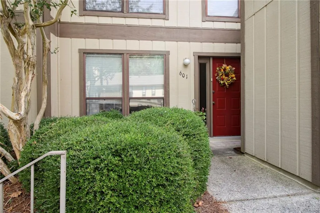 601 Woodcliff Drive, Sandy Springs, Georgia 30350, 2 Bedrooms Bedrooms, ,2 BathroomsBathrooms,Residential,Sold,601 Woodcliff Drive,7254463