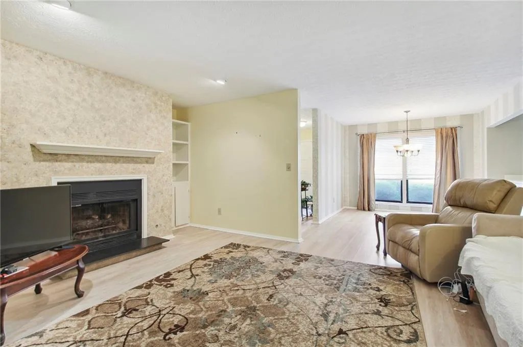 601 Woodcliff Drive, Sandy Springs, Georgia 30350, 2 Bedrooms Bedrooms, ,2 BathroomsBathrooms,Residential,Sold,601 Woodcliff Drive,7254463