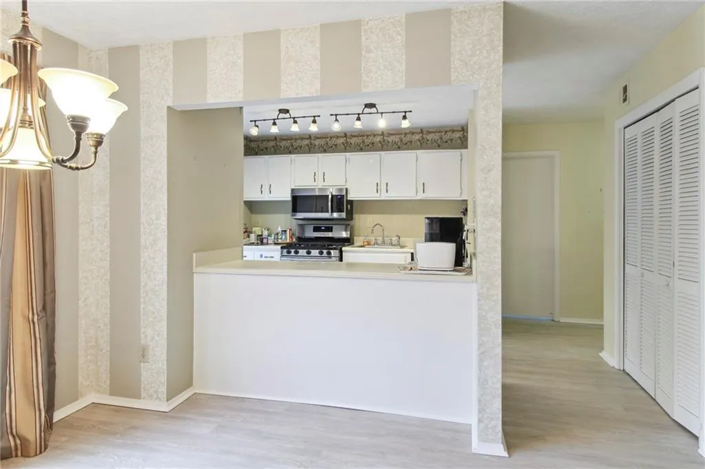 601 Woodcliff Drive, Sandy Springs, Georgia 30350, 2 Bedrooms Bedrooms, ,2 BathroomsBathrooms,Residential,Sold,601 Woodcliff Drive,7254463