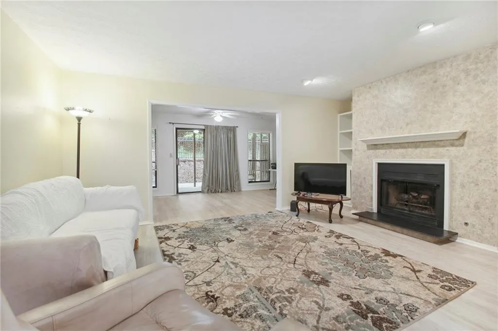 601 Woodcliff Drive, Sandy Springs, Georgia 30350, 2 Bedrooms Bedrooms, ,2 BathroomsBathrooms,Residential,Sold,601 Woodcliff Drive,7254463