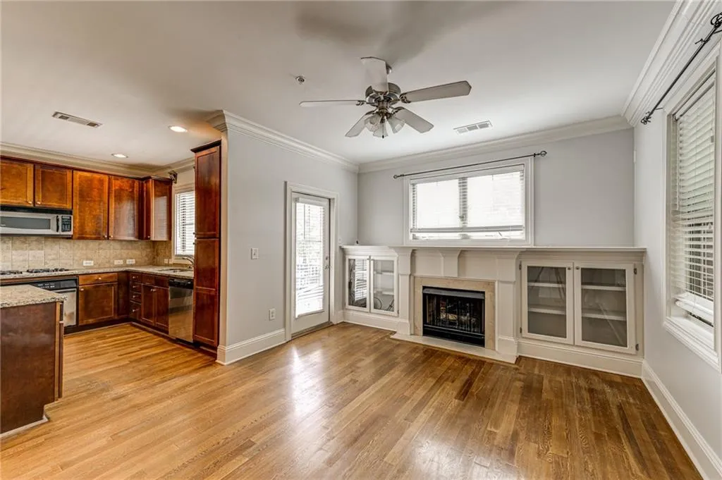 232 Le Gran Bend, Sandy Springs, Georgia 30328, 2 Bedrooms Bedrooms, ,2 BathroomsBathrooms,Residential,Sold,232 Le Gran Bend,6937552