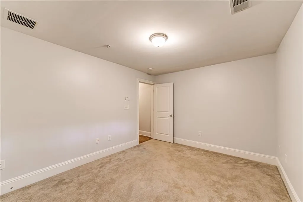 232 Le Gran Bend, Sandy Springs, Georgia 30328, 2 Bedrooms Bedrooms, ,2 BathroomsBathrooms,Residential,Sold,232 Le Gran Bend,6937552