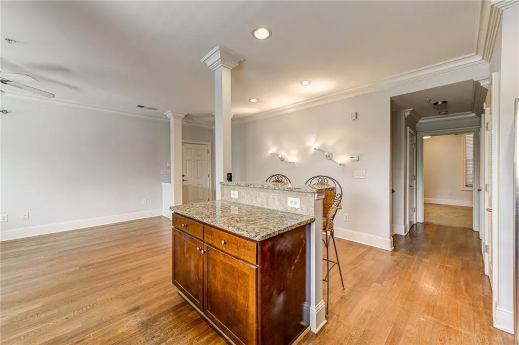 232 Le Gran Bend, Sandy Springs, Georgia 30328, 2 Bedrooms Bedrooms, ,2 BathroomsBathrooms,Residential,Sold,232 Le Gran Bend,6937552