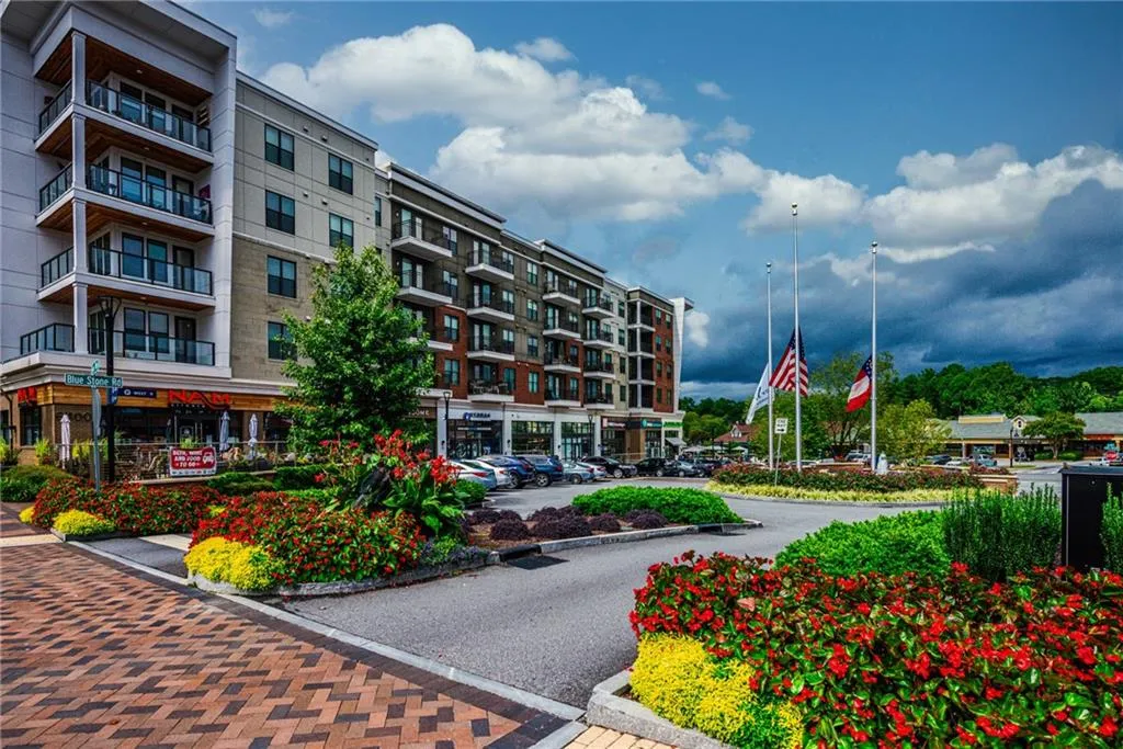 232 Le Gran Bend, Sandy Springs, Georgia 30328, 2 Bedrooms Bedrooms, ,2 BathroomsBathrooms,Residential,Sold,232 Le Gran Bend,6937552