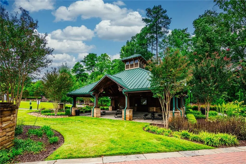 232 Le Gran Bend, Sandy Springs, Georgia 30328, 2 Bedrooms Bedrooms, ,2 BathroomsBathrooms,Residential,Sold,232 Le Gran Bend,6937552