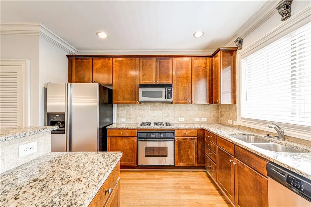 232 Le Gran Bend, Sandy Springs, Georgia 30328, 2 Bedrooms Bedrooms, ,2 BathroomsBathrooms,Residential,Sold,232 Le Gran Bend,6937552