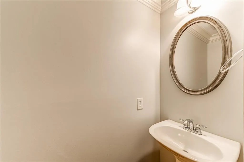 232 Le Gran Bend, Sandy Springs, Georgia 30328, 2 Bedrooms Bedrooms, ,2 BathroomsBathrooms,Residential,Sold,232 Le Gran Bend,6937552