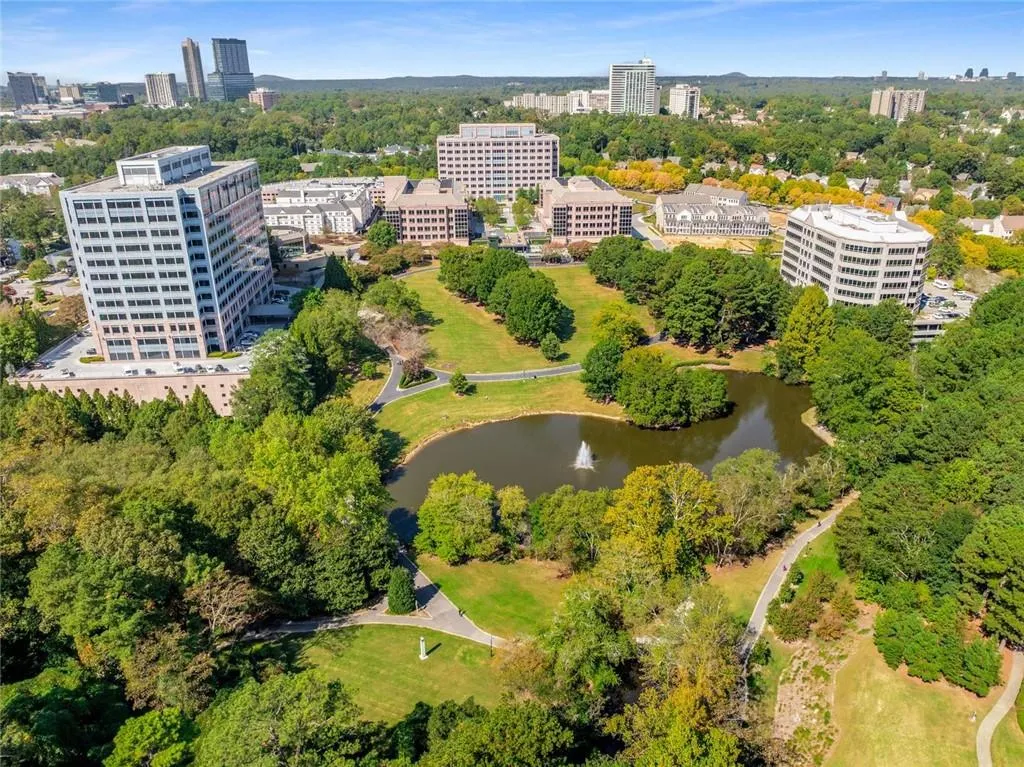2128 Village Point Ne, Brookhaven, Georgia 30319, 3 Bedrooms Bedrooms, ,2 BathroomsBathrooms,Residential,For Sale,2128 Village Point Ne,7670577