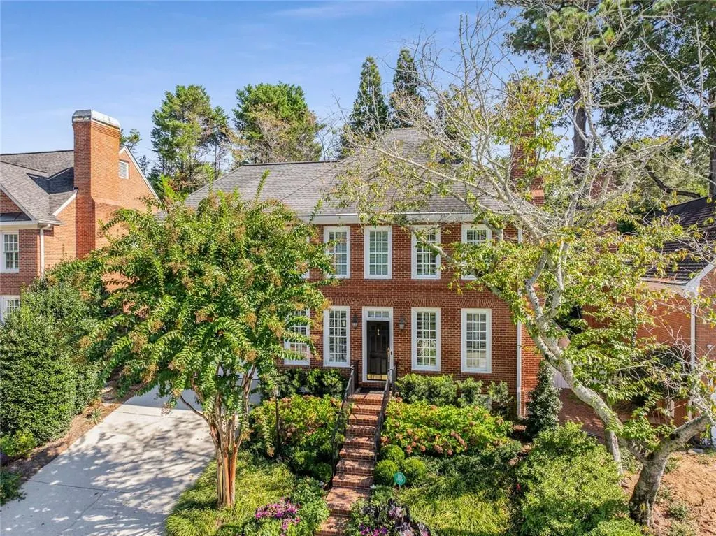 2128 Village Point Ne, Brookhaven, Georgia 30319, 3 Bedrooms Bedrooms, ,2 BathroomsBathrooms,Residential,For Sale,2128 Village Point Ne,7670577