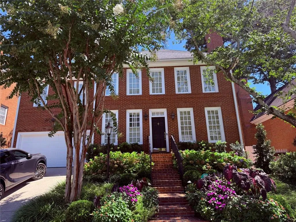 2128 Village Point Ne, Brookhaven, Georgia 30319, 3 Bedrooms Bedrooms, ,2 BathroomsBathrooms,Residential,For Sale,2128 Village Point Ne,7670577