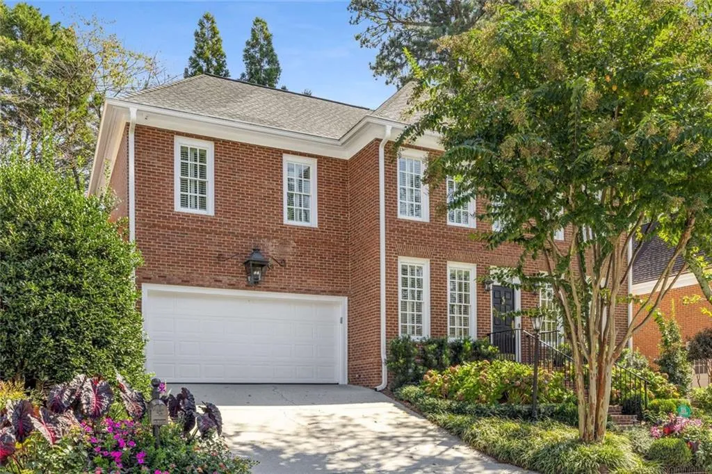 2128 Village Point Ne, Brookhaven, Georgia 30319, 3 Bedrooms Bedrooms, ,2 BathroomsBathrooms,Residential,For Sale,2128 Village Point Ne,7670577