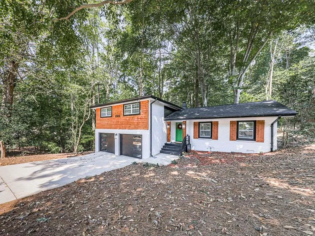 1564 Bubbling Creek Road, Brookhaven, Georgia 30319, 4 Bedrooms Bedrooms, ,3 BathroomsBathrooms,Residential,For Sale,1564 Bubbling Creek Road,7530922