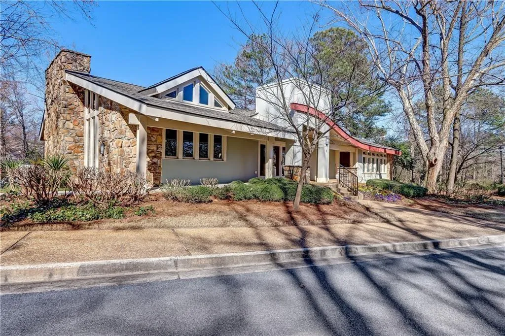 108 Dunwoody Springs Drive, Atlanta, Georgia 30328, 3 Bedrooms Bedrooms, ,3 BathroomsBathrooms,Residential,Sold,108 Dunwoody Springs Drive,6989134