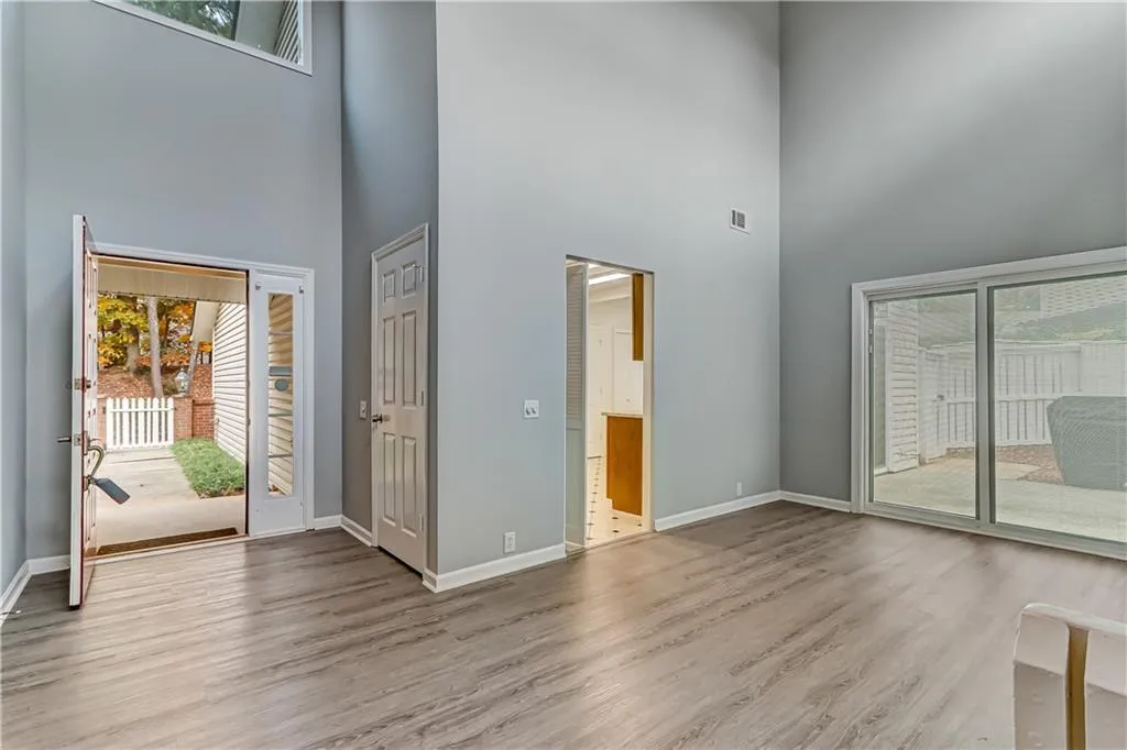 108 Dunwoody Springs Drive, Atlanta, Georgia 30328, 3 Bedrooms Bedrooms, ,3 BathroomsBathrooms,Residential,Sold,108 Dunwoody Springs Drive,6989134