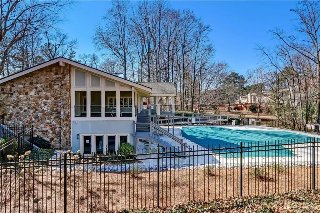 108 Dunwoody Springs Drive, Atlanta, Georgia 30328, 3 Bedrooms Bedrooms, ,3 BathroomsBathrooms,Residential,Sold,108 Dunwoody Springs Drive,6989134