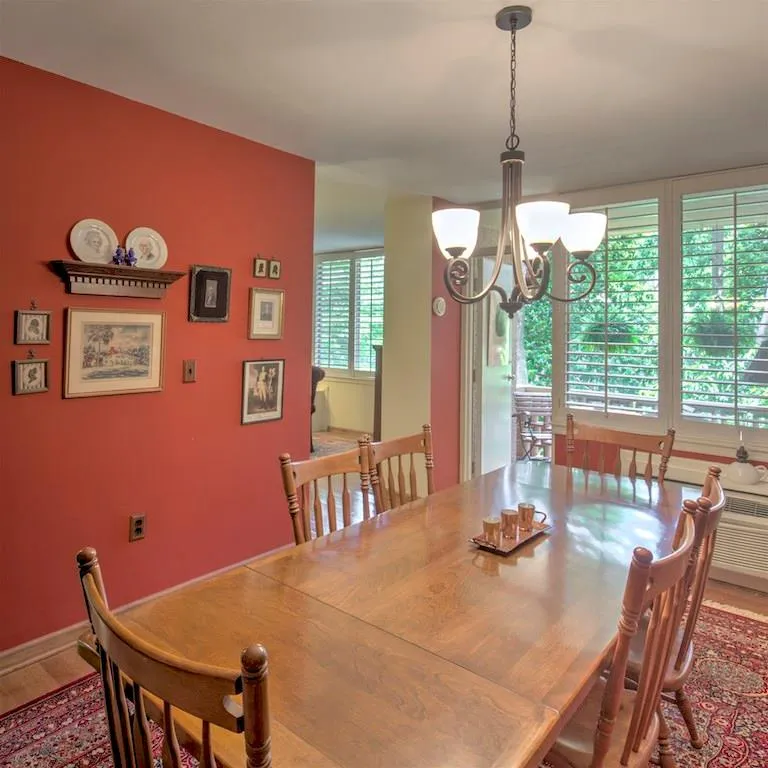 2637 Peachtree Road Ne Unit 108, Atlanta, Georgia 30305, 2 Bedrooms Bedrooms, ,2 BathroomsBathrooms,Residential,Sold,2637 Peachtree Road Ne Unit 108,5858019