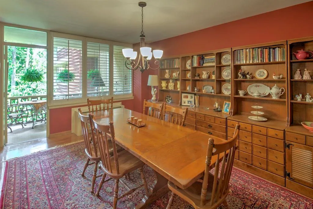 2637 Peachtree Road Ne Unit 108, Atlanta, Georgia 30305, 2 Bedrooms Bedrooms, ,2 BathroomsBathrooms,Residential,Sold,2637 Peachtree Road Ne Unit 108,5858019 2637 Peachtree Road Ne Unit 108, Atlanta, Georgia 30305, 2 Bedrooms Bedrooms, ,2 BathroomsBathrooms,Residential,Sold,2637 Peachtree Road Ne Unit 108,5858019