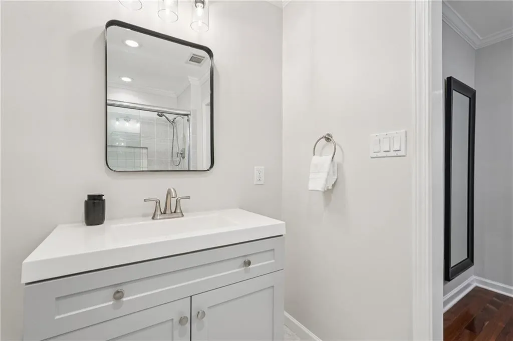 266 The South Chace, Sandy Springs, Georgia 30328, 3 Bedrooms Bedrooms, ,2 BathroomsBathrooms,Residential,For Sale,266 The South Chace,7727053