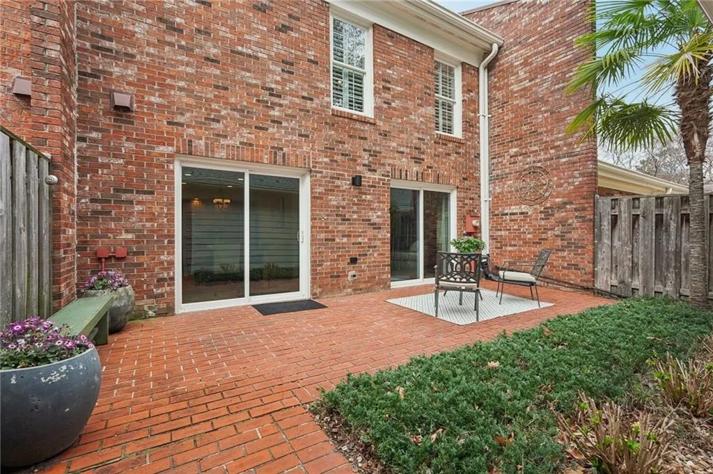 266 The South Chace, Sandy Springs, Georgia 30328, 3 Bedrooms Bedrooms, ,2 BathroomsBathrooms,Residential,For Sale,266 The South Chace,7727053