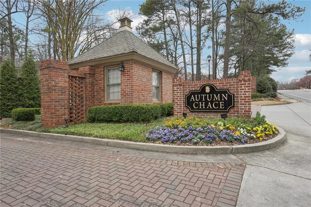 266 The South Chace, Sandy Springs, Georgia 30328, 3 Bedrooms Bedrooms, ,2 BathroomsBathrooms,Residential,For Sale,266 The South Chace,7727053