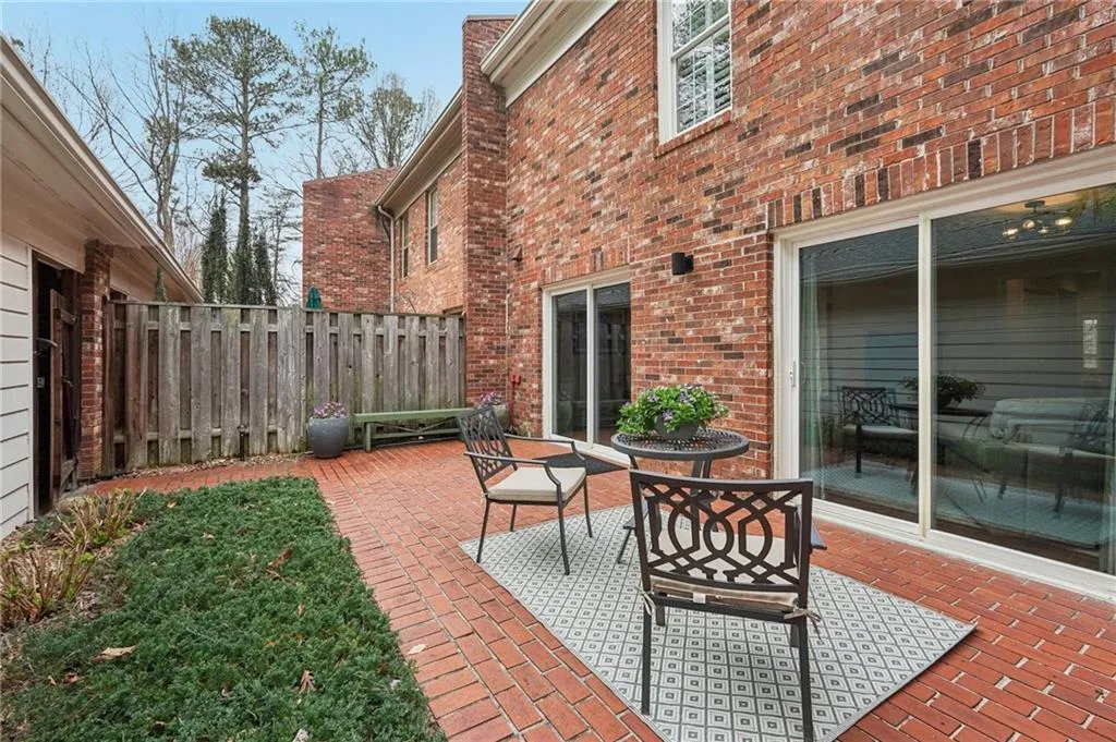 266 The South Chace, Sandy Springs, Georgia 30328, 3 Bedrooms Bedrooms, ,2 BathroomsBathrooms,Residential,For Sale,266 The South Chace,7727053