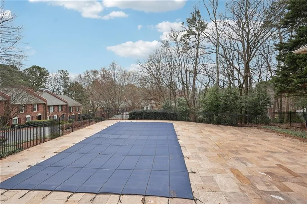 266 The South Chace, Sandy Springs, Georgia 30328, 3 Bedrooms Bedrooms, ,2 BathroomsBathrooms,Residential,For Sale,266 The South Chace,7727053