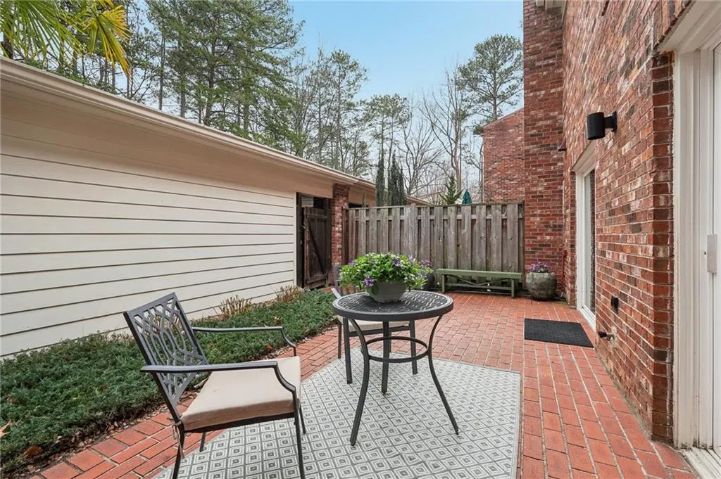 266 The South Chace, Sandy Springs, Georgia 30328, 3 Bedrooms Bedrooms, ,2 BathroomsBathrooms,Residential,For Sale,266 The South Chace,7727053