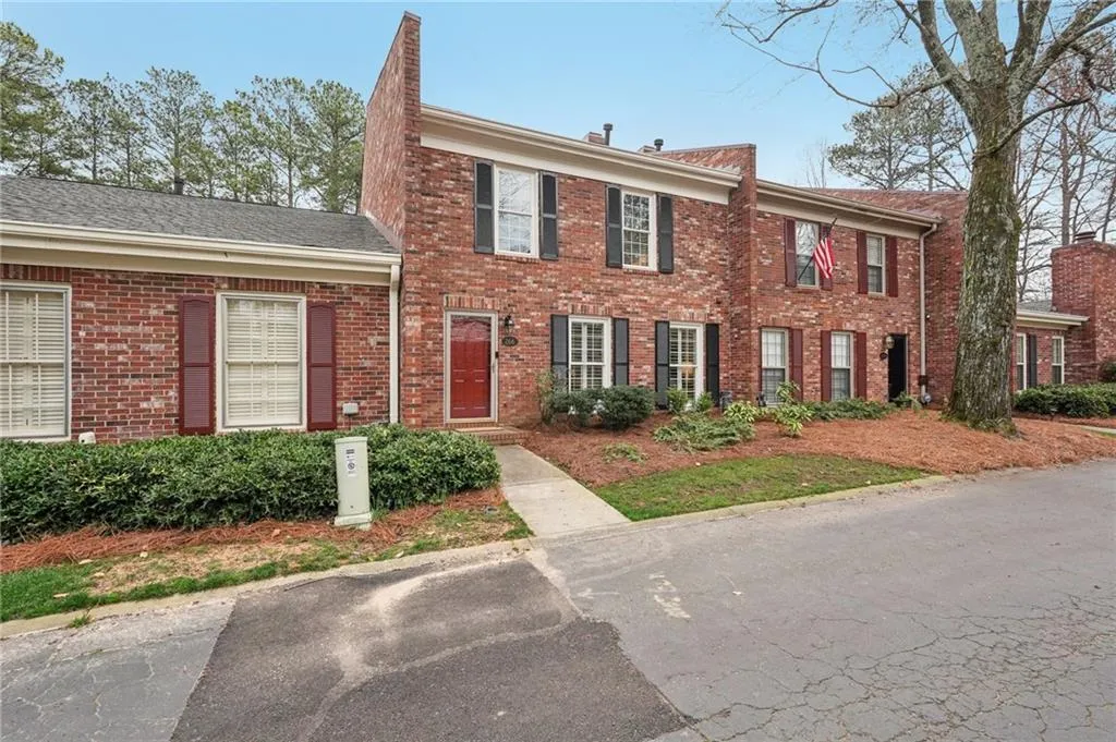 266 The South Chace, Sandy Springs, Georgia 30328, 3 Bedrooms Bedrooms, ,2 BathroomsBathrooms,Residential,For Sale,266 The South Chace,7727053