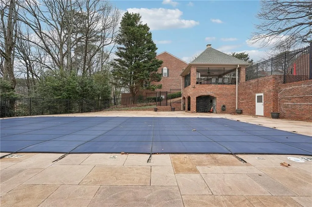 266 The South Chace, Sandy Springs, Georgia 30328, 3 Bedrooms Bedrooms, ,2 BathroomsBathrooms,Residential,For Sale,266 The South Chace,7727053